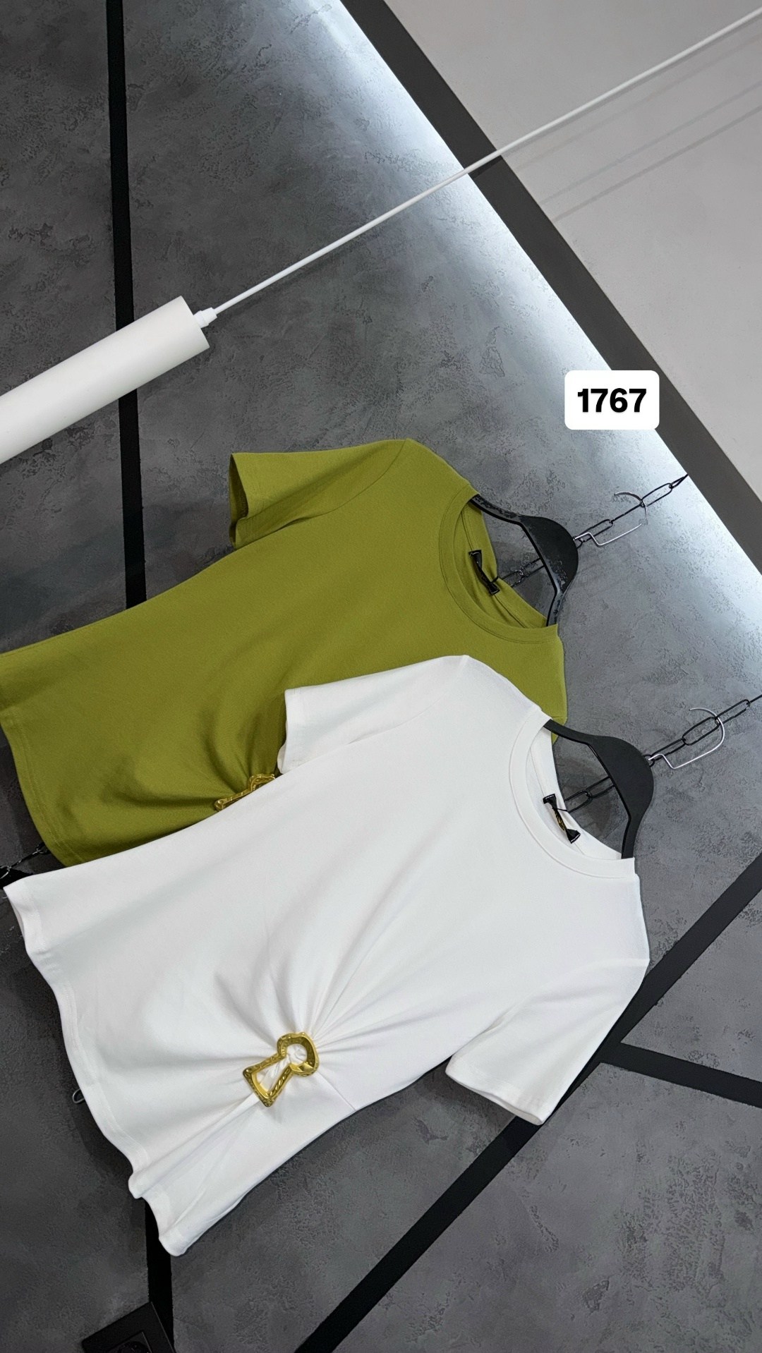 футболки женская,футболка с цепочкой,модная футболка,летние женские футболки,футболки для женщин