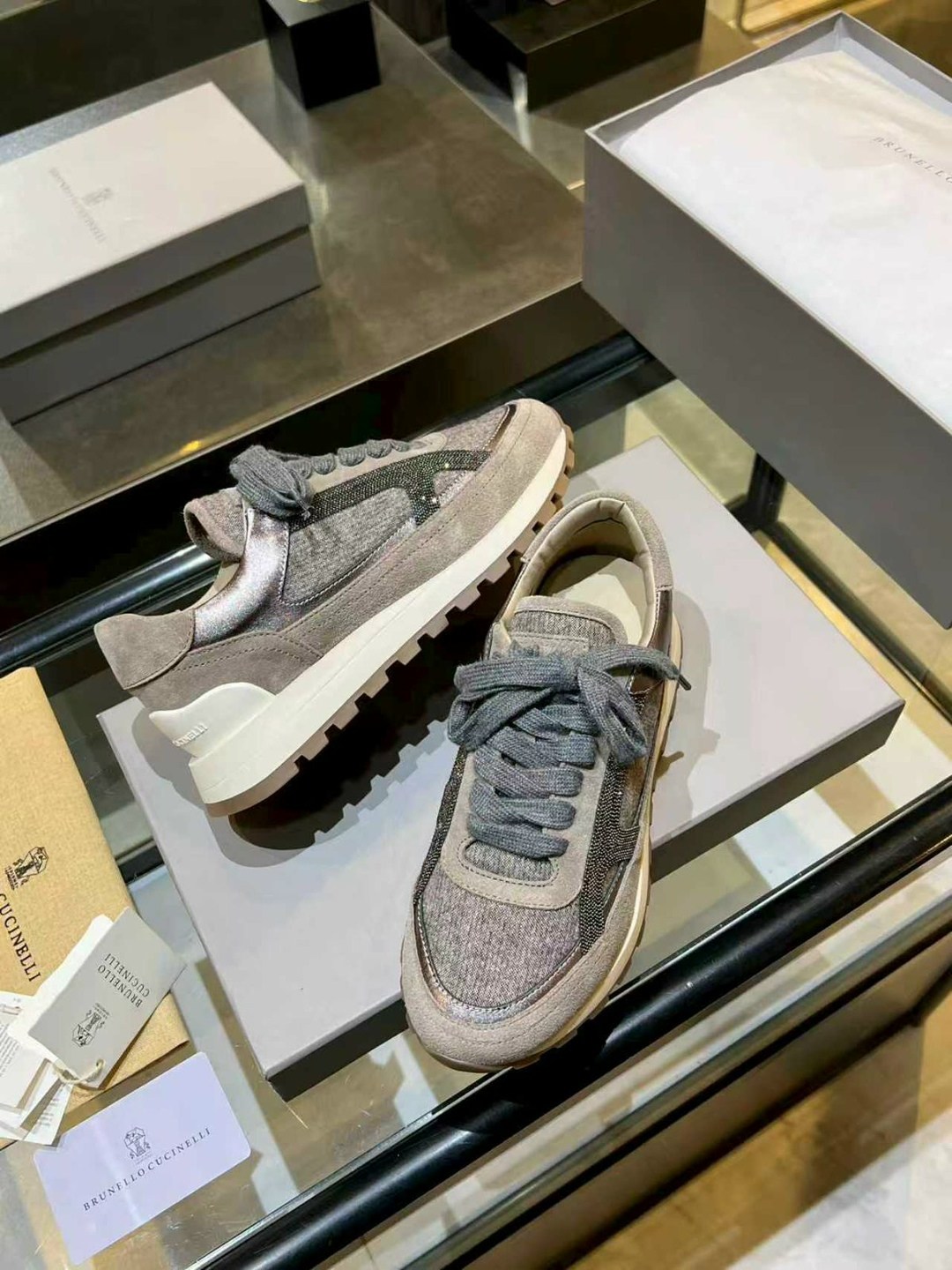 ,кроссовки женские brunello cucinelli,brunello cucinelli кроссовки,кроссовки женскиe,chanel кроссовки