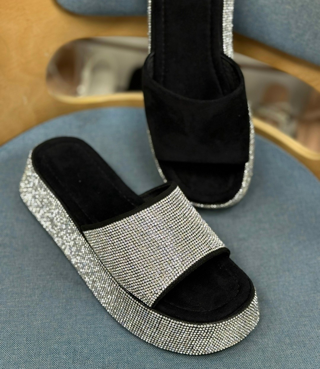 ,шлёпанцы женские,шлепанцы со стразами,шлепки женские,блестящие шлепанцы