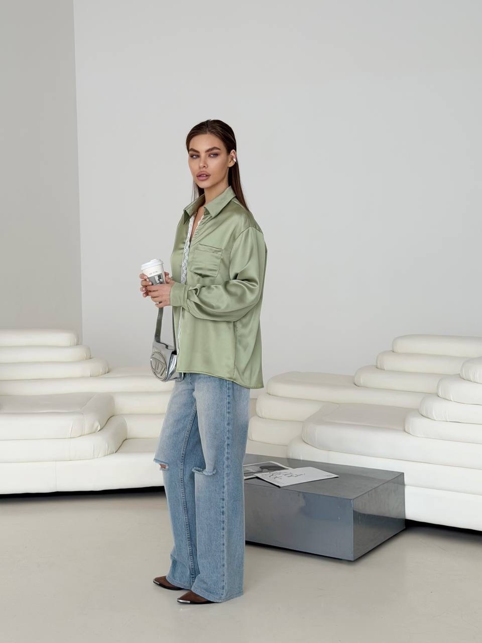 рубашка с широкими брюками,костюм с брюками,широкие брюки,шелковая рубашка с широкими брюками buravova brand,одежда брюки