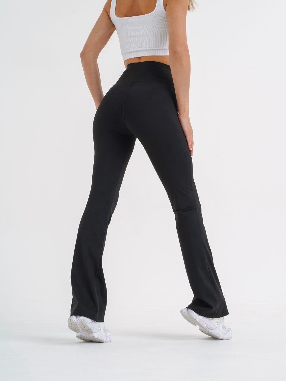 леггинсы клеш от колена спортивные мода-а цвет черный,леггинсы спортивные клеш,лосины клеш,легинсы клеш,спортивные брюки клеш