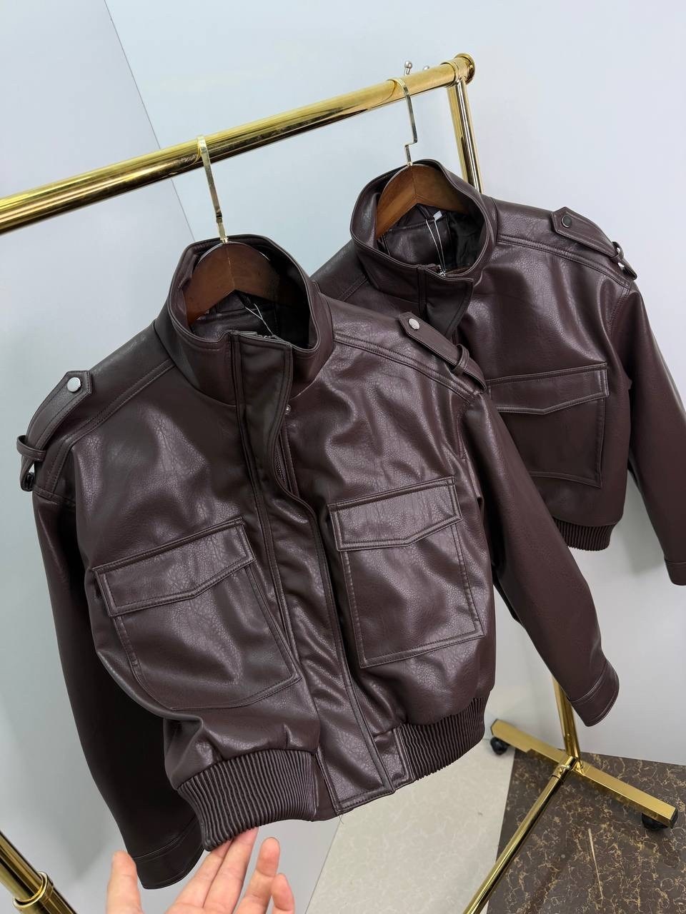 кожаная куртка,женская кожаная куртка,zara укороченная куртка из искусственной кожи,куртка бомбер,куртка косуха