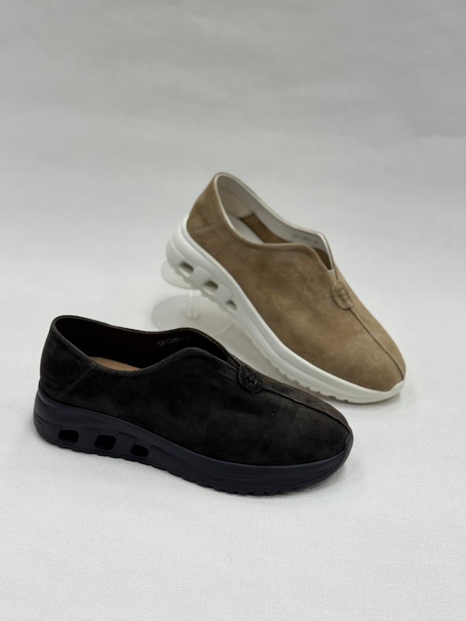 ,кроссовки из натуральной замши,замшевые кроссовки,женская ,повседневная