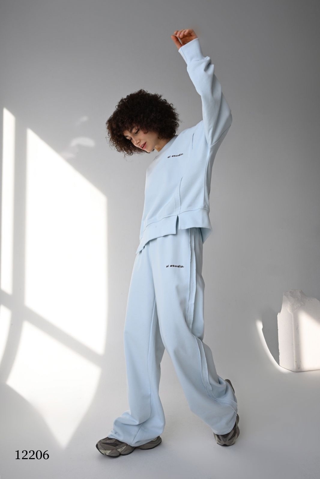 костюм из футера женский оверсайз,спортивный костюм с брюками и лонгсливом арт. 5678-25-blue-swa1,свитшот и брюки,спортивные костюмы оверсайз,трикотажные костюмы