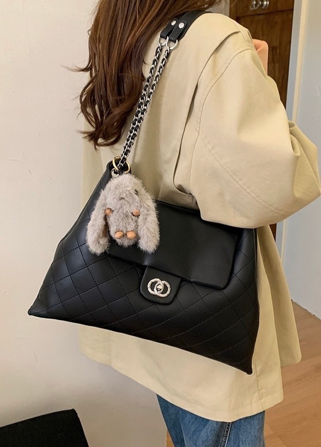 сумка шанель,chanel classic flap bag,сумка chanel,chanel сумка женская,модная сумка шанель