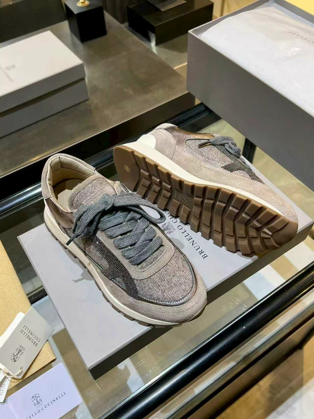 ,кроссовки женские brunello cucinelli,brunello cucinelli кроссовки,кроссовки женскиe,chanel кроссовки