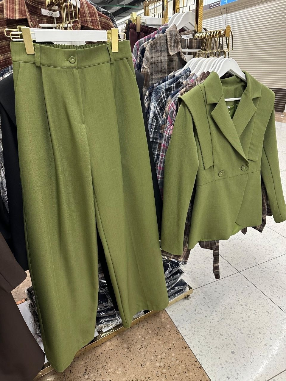 костюм классика,повседневный костюм,костюм брючный,женский брючный классический костюм,костюм с брюками