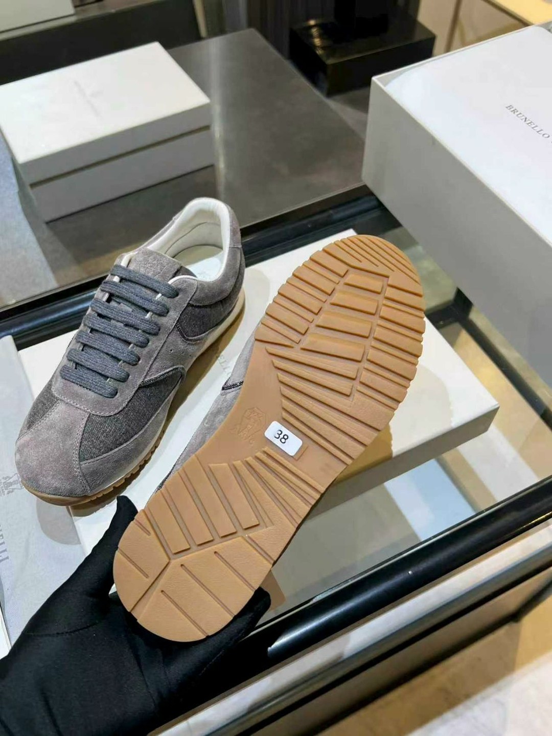 кроссовки brunello cucinelli замшевые,женские кроссовки brunello cucinelli,brunello cucinelli кроссовки,,замшевые кроссовки