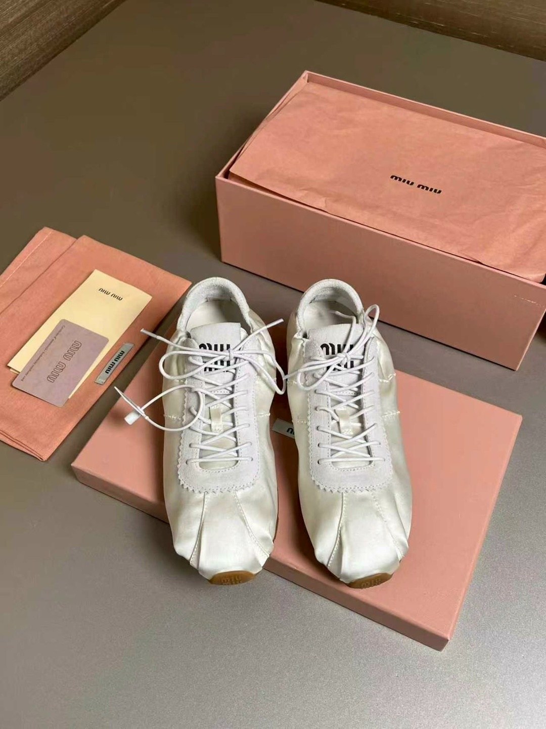 женские кроссовки miu miu,,кроссовки miu miu,кроссовки prada,кроссовки женскиe