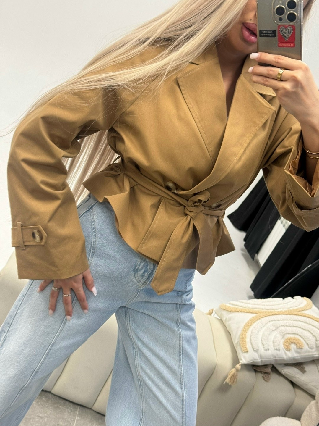 стильные костюмы,куртка модная,замшевая куртка,кожаная куртка,тренч с поясом