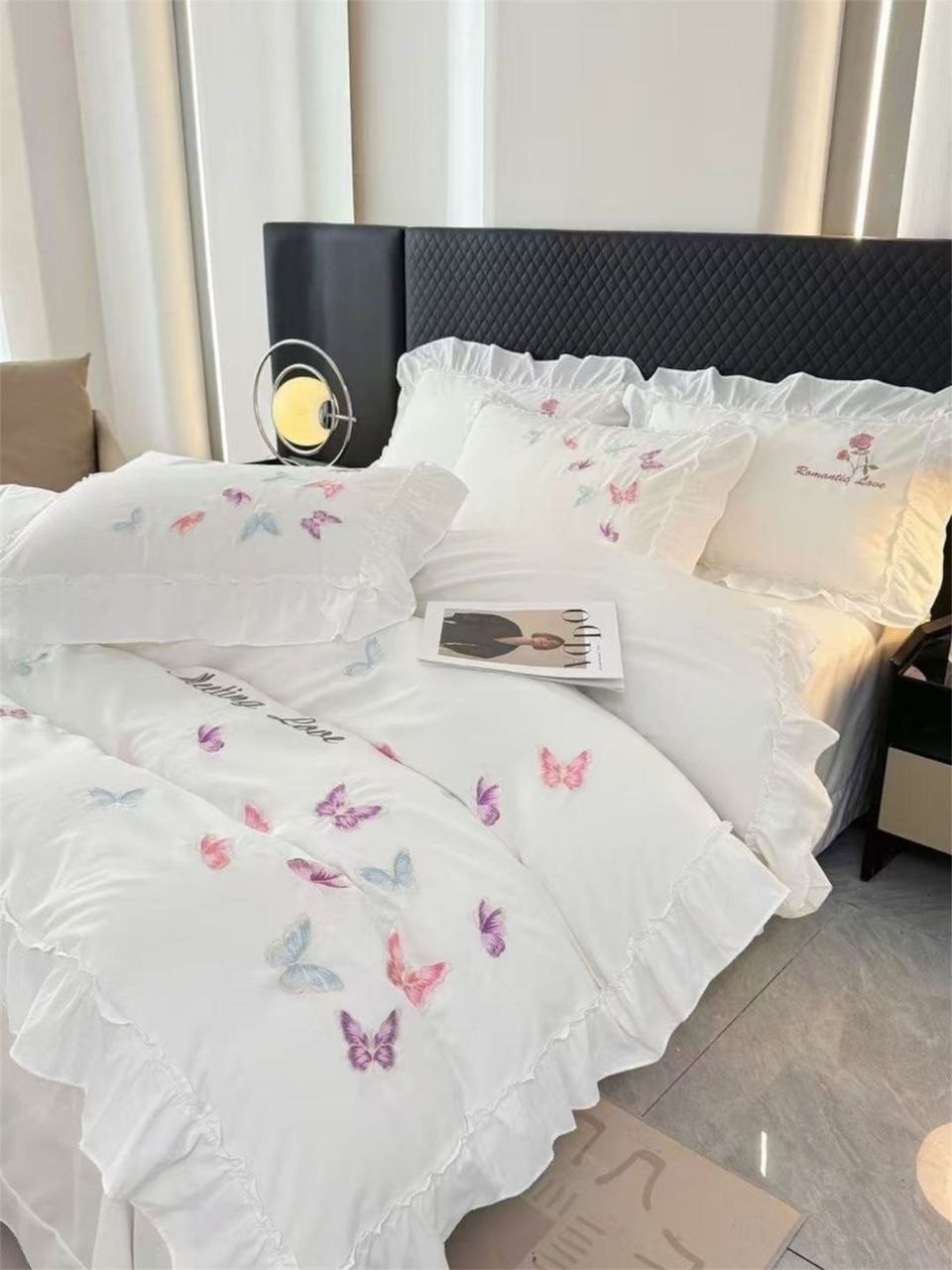 постельное белье с рюшами и вышивкой евро angelo custode,комплект постельного белья с вышивкой,комплект постельного белья с одеялом евро люкс сатин asabeua с клубничками и вышивкой,постельное белье 10