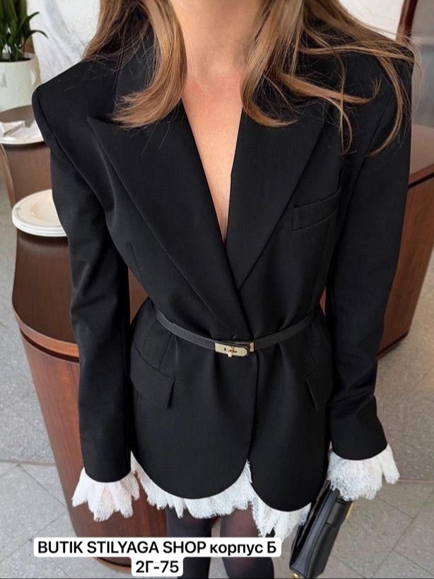 платье-пиджак,платье пиджак с перьями,пиджак с юбкой материал костюмка шифон,платьепиджак с натуральными перьями,платье-пиджак с натуральными перьями