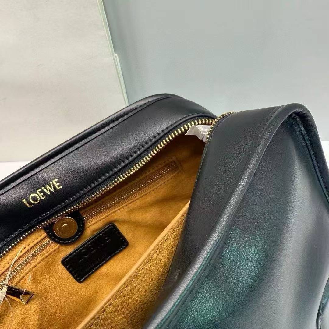 сумка loewe,сумка,loewe сумка на плечо,сумки loewe 2026,женская сумка loewe