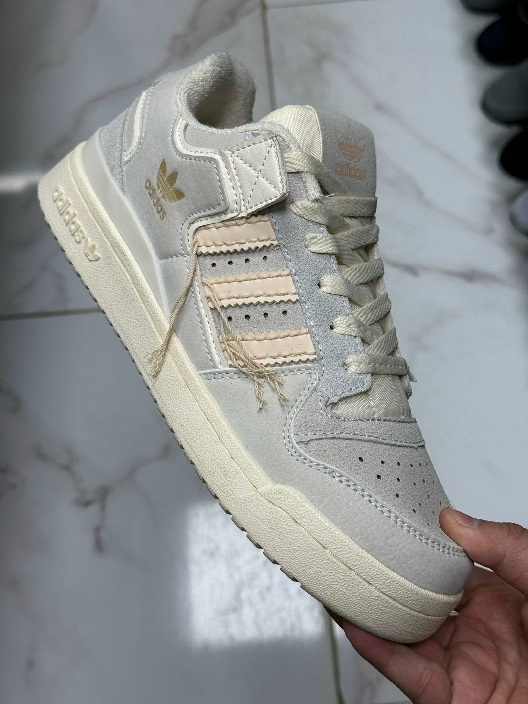 кроссовки adidas,adidas forum low 84 бежевый лайт,кроссовки adidas forum 84 low off white,кроссовки адидас,