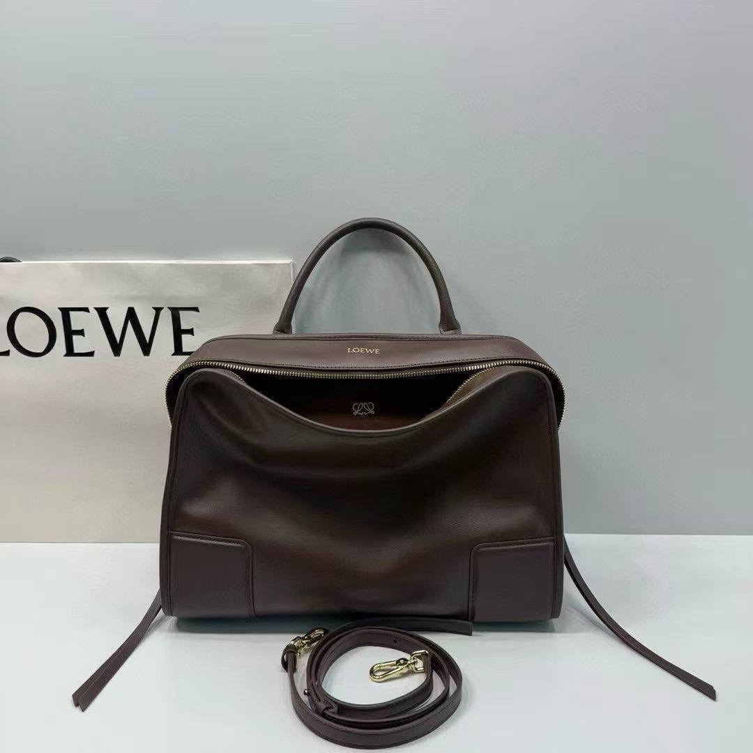 сумка loewe,сумка,loewe сумка на плечо,сумки loewe 2026,женская сумка loewe