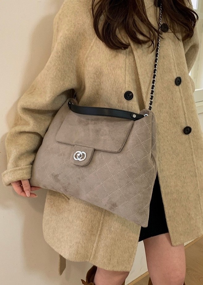 сумка шанель,chanel classic flap bag,сумка chanel,chanel сумка женская,модная сумка шанель