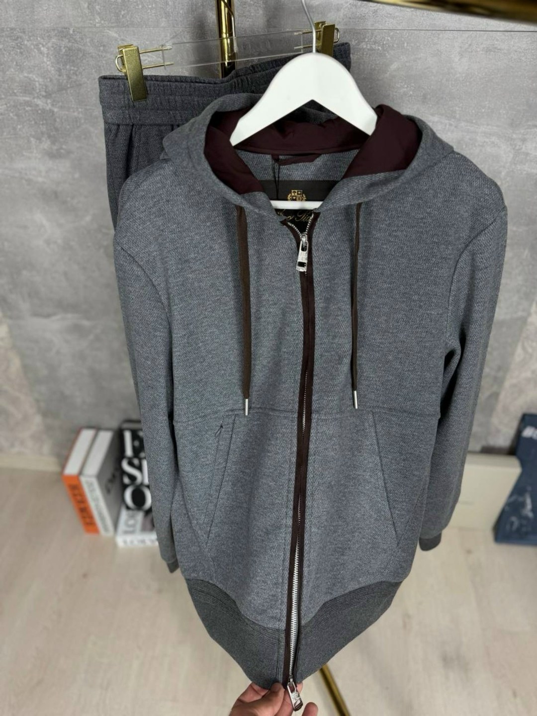 спортивные костюмы brunello cucinelli,спортивный костюм brunello,спортивный костюм,костюм brunello cucinelli серый,женские спортивные костюмы loro piana