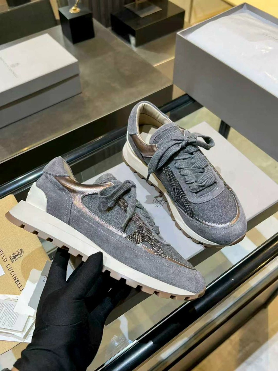 ,brunello cucinelli кроссовки женские,brunello cucinelli кроссовки,кроссовки женскиe,женские серые кроссовки из замши с мехом brunello cucinelli