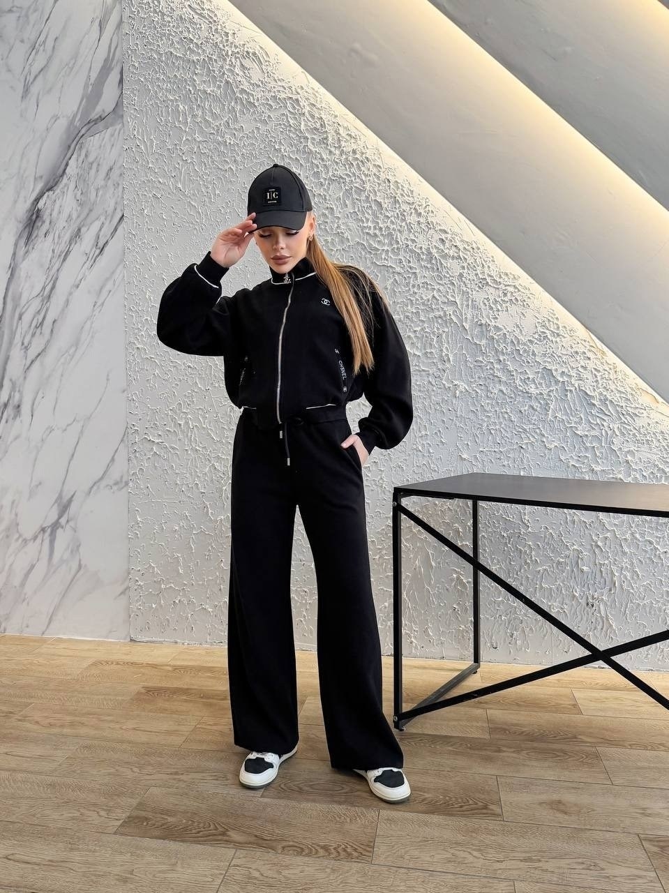 стильные костюмы,костюм белый,спортивные костюмы белые,спортивные женские костюмы,костюм