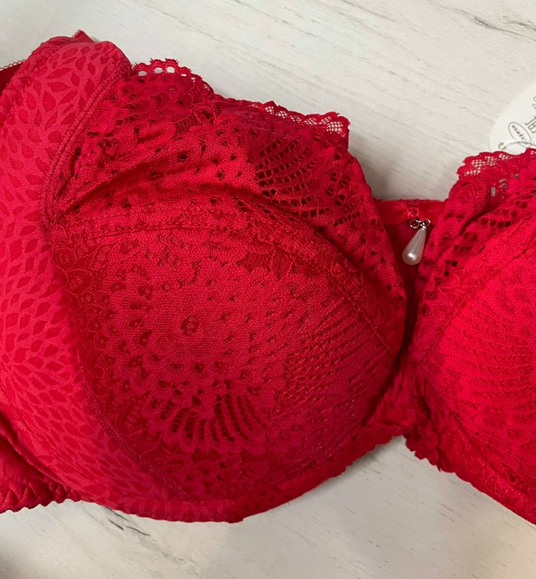 комплект нижнего белья,белье женское нижнее,нижнее белье красное,красное кружевное белье,комплект нижнего белья женские