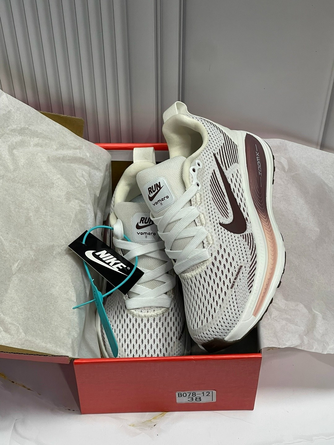 кроссовки,кроссовки nike,кроссовки мужские женские,спортивная ,кроссовки женскиe