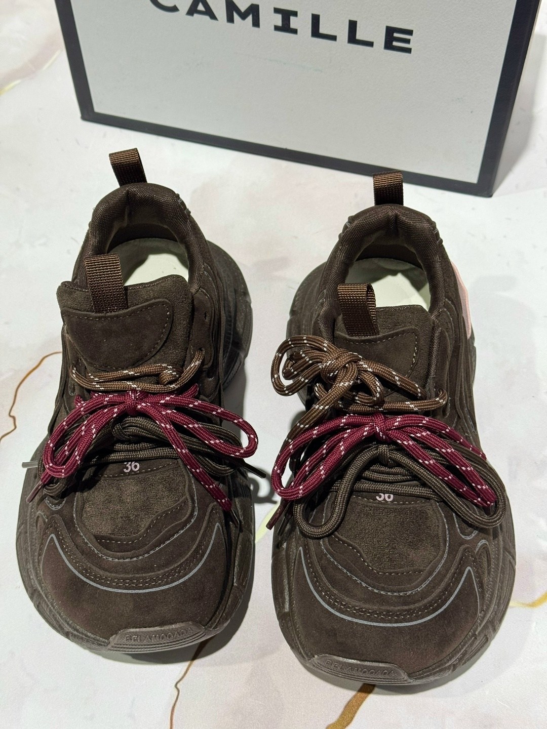 кроссовки женскиe,женские массивные кроссовки,,модные кроссовки,массивные кроссовки