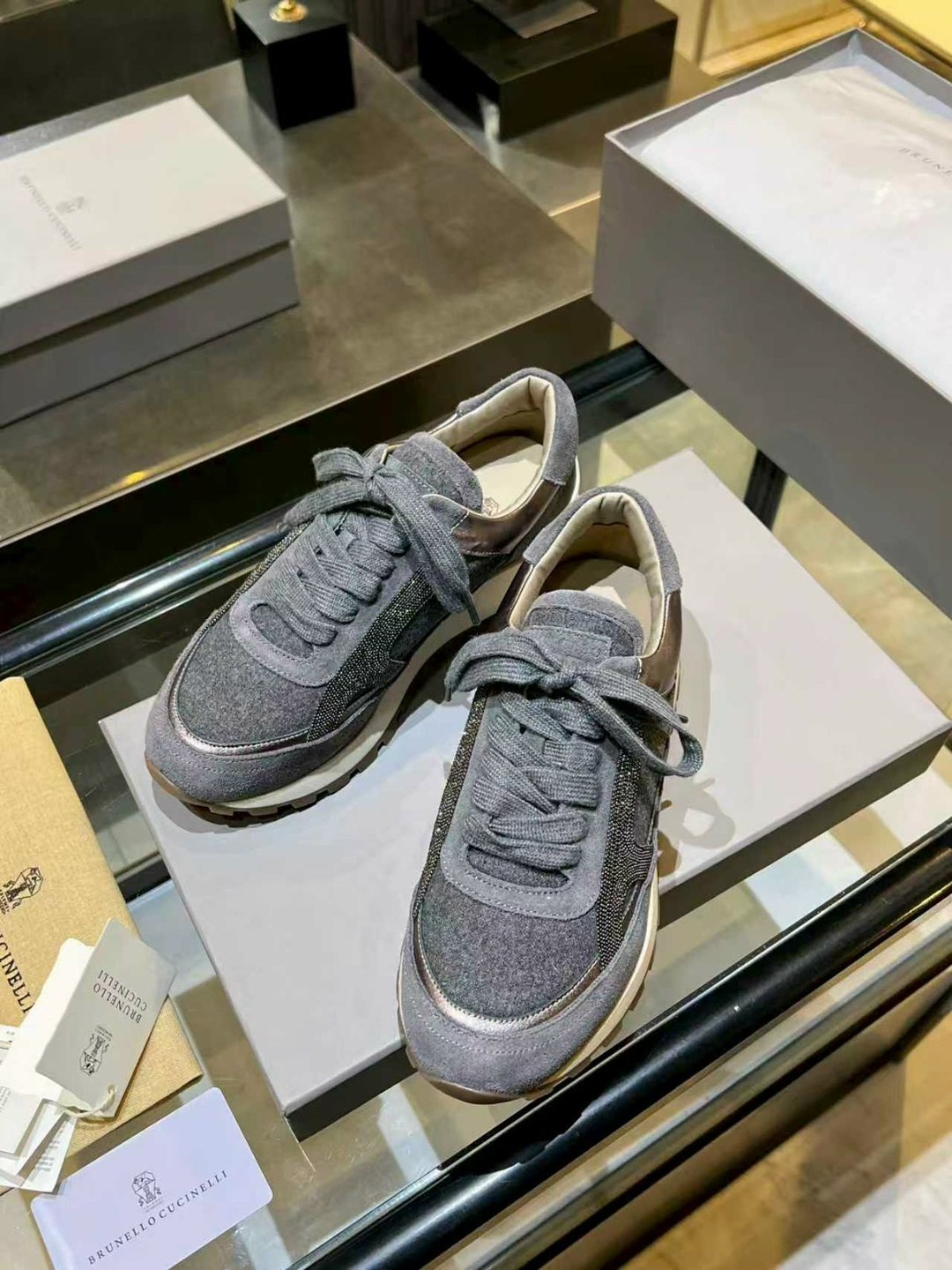 ,brunello cucinelli кроссовки женские,brunello cucinelli кроссовки,кроссовки женскиe,женские серые кроссовки из замши с мехом brunello cucinelli