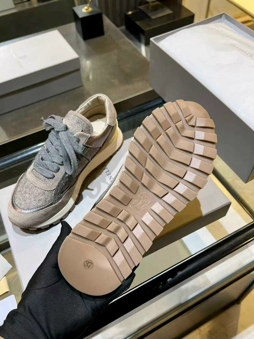 ,кроссовки женские brunello cucinelli,brunello cucinelli кроссовки,кроссовки женскиe,chanel кроссовки