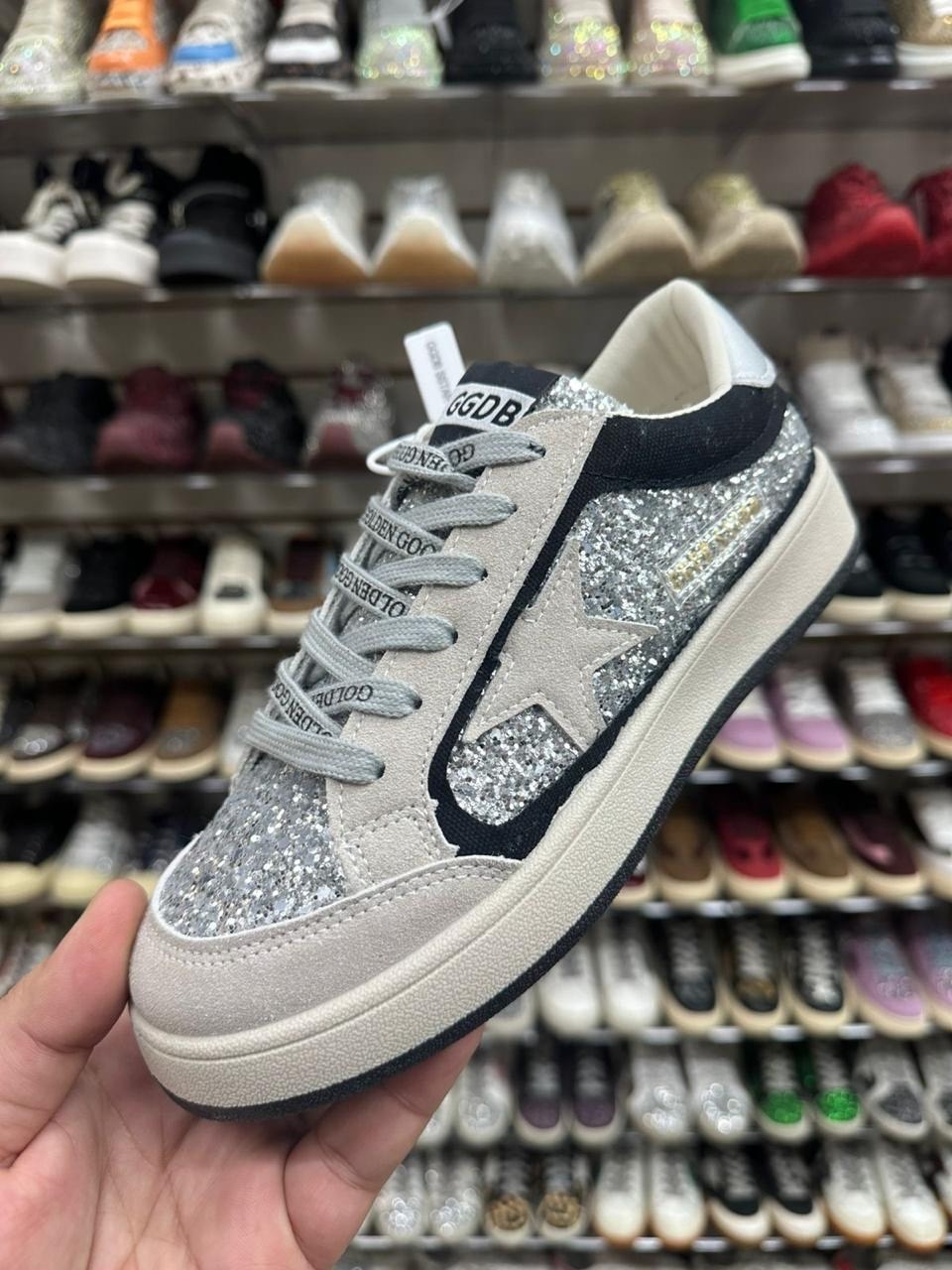 кроссовки golden goose с пайетками на платформе,кеды golden goose женские,,golden goose кеды блестящие черные,кеды golden goose