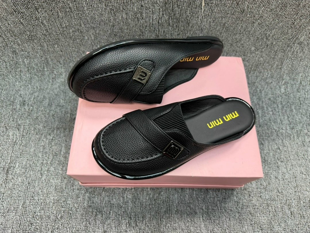 ,женские шлепанцы,шлепки фенди,модные тапочки,тапочки фенди