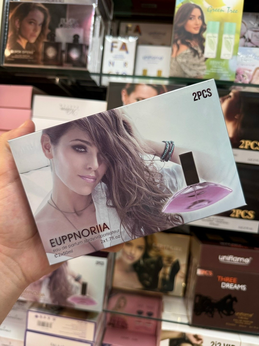 estee lauder modern muse le rouge,парфюмерия,кендалл дженнер,модель кендалл дженнер,парфюмерная вода estee lauder modern muse