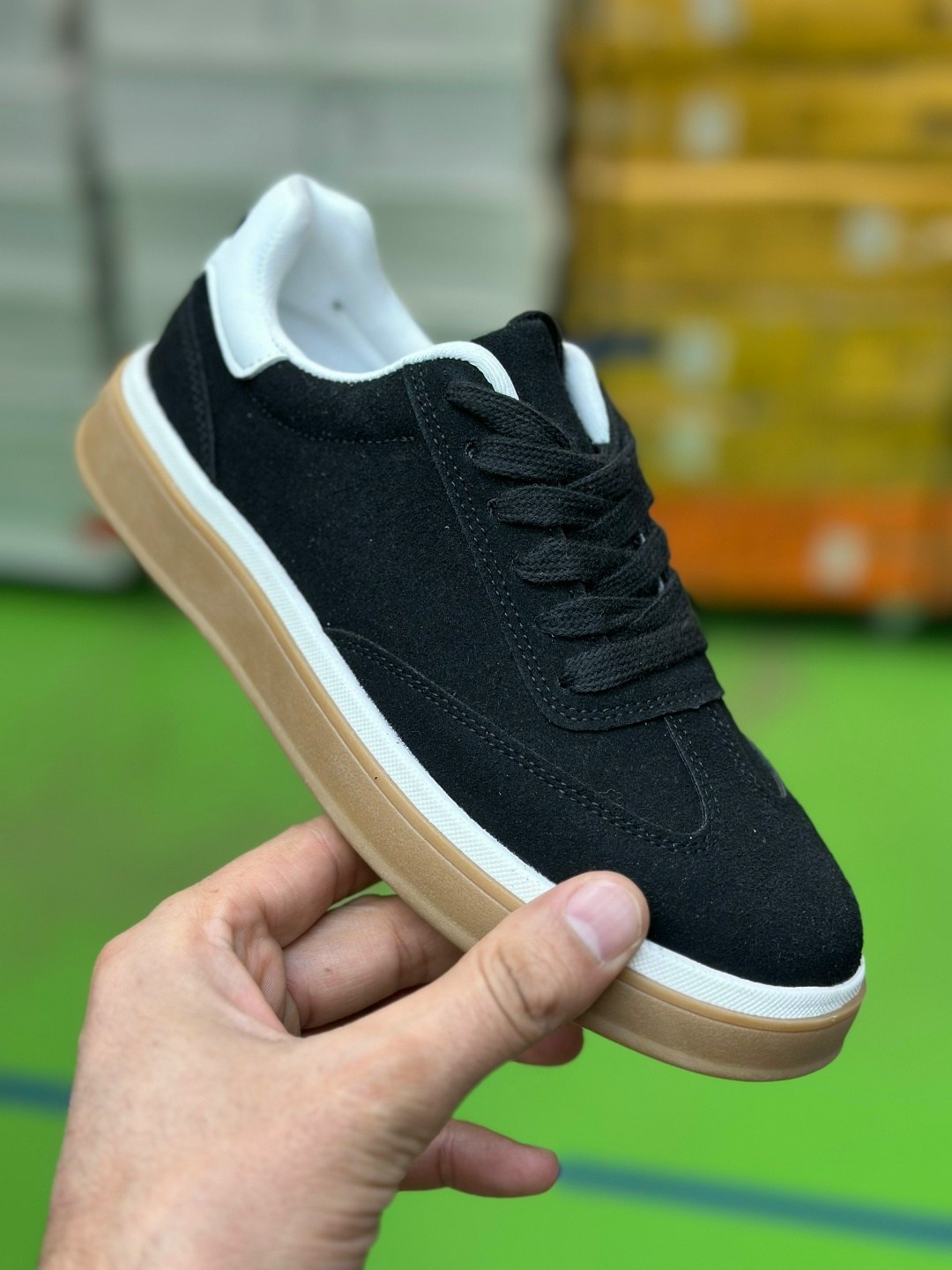 ,женские кроссовки,черные кроссовки,низкие кроссовки,спортивная