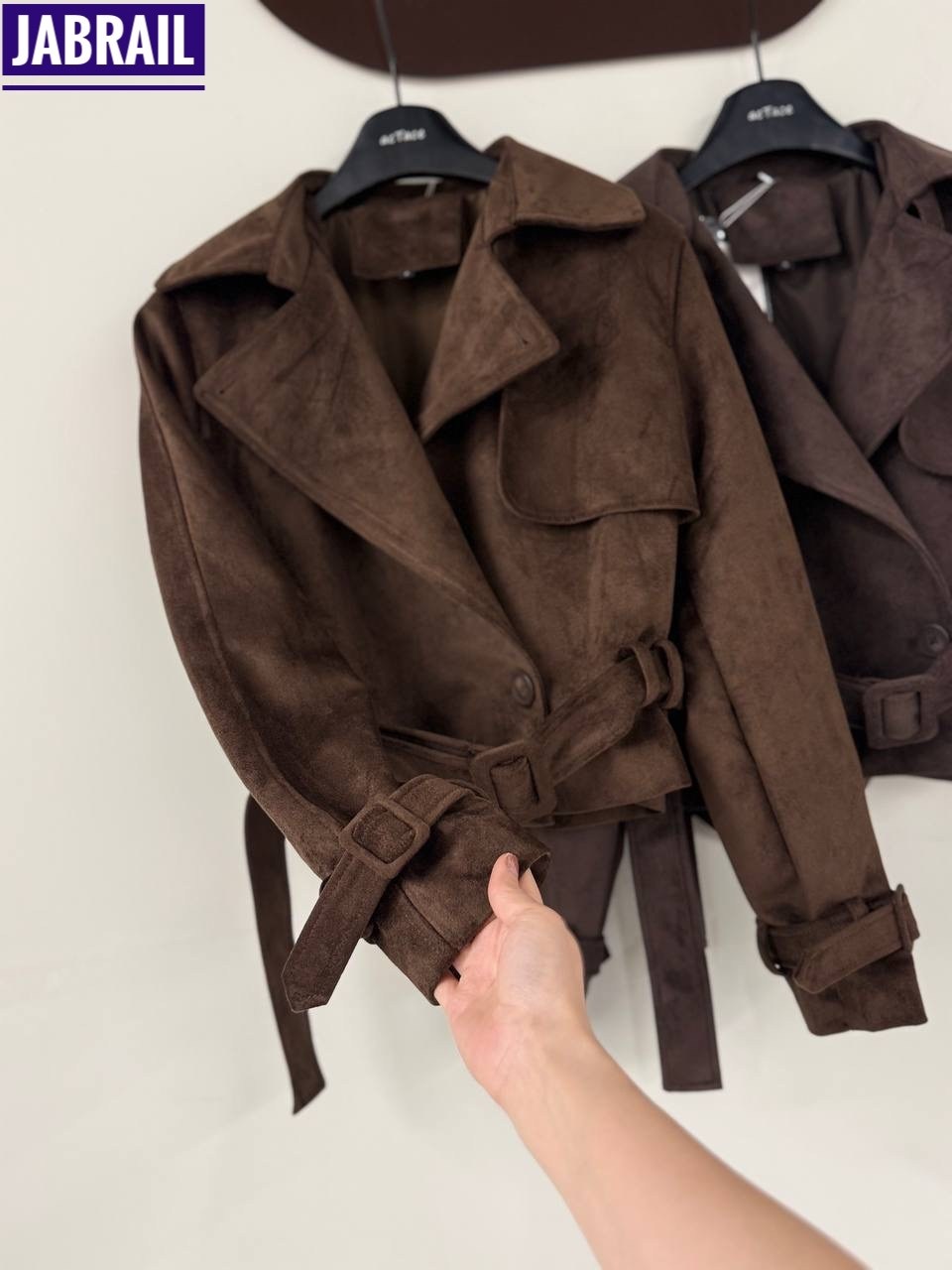 классическая коричневая замшевая женская куртка с поясом,куртка косуха замшевая коричневая с поясом tadari,замшевая куртка,замшевая куртка с поясом,куртка замшевая женская