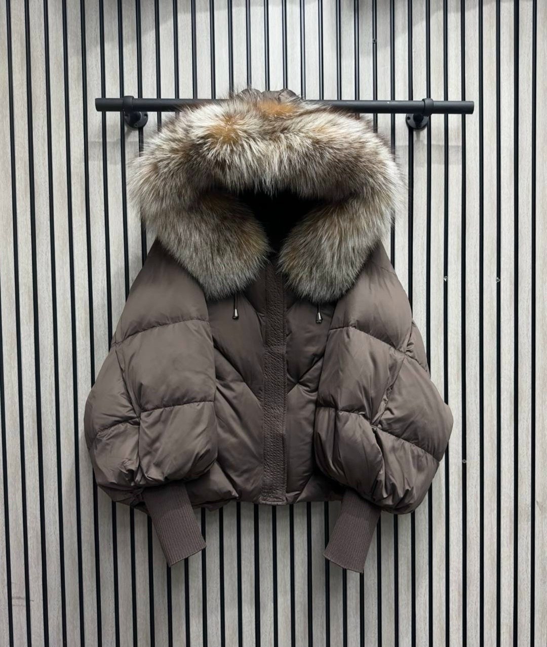 пуховик женский,куртка женская,женский пуховик с натуральным мехом,куртка с мехом,короткий пуховик женский