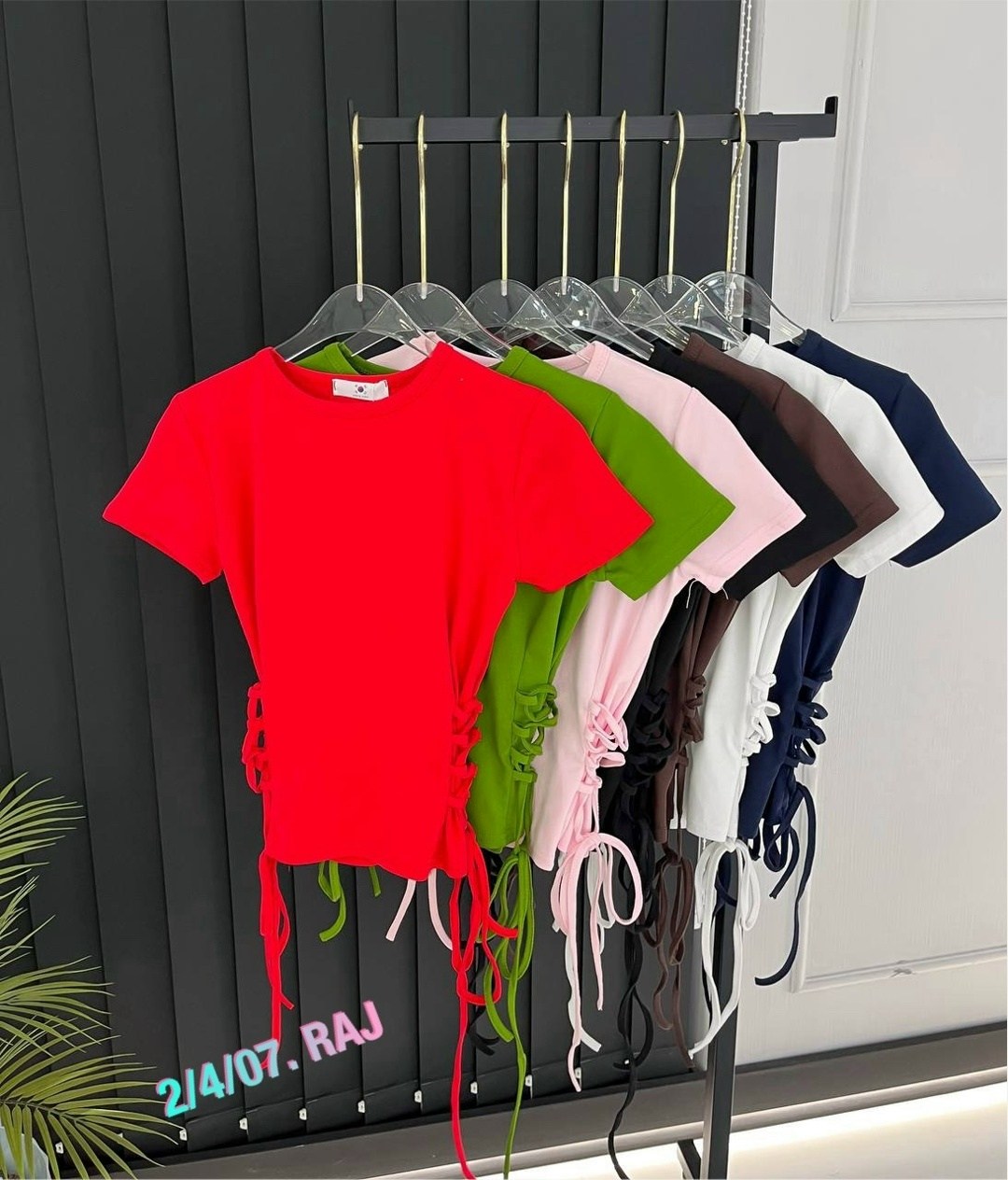 футболки женская,кофта женская,красные футболки,летние футболки,кофта теплая