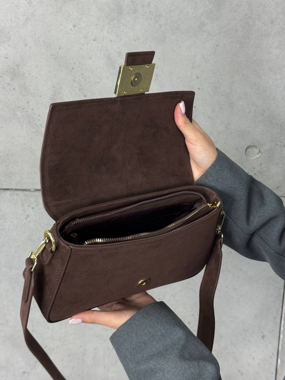 сумка модная,стильная женская сумка,сумка женская,сумка женская через плечо miu miu,девушка