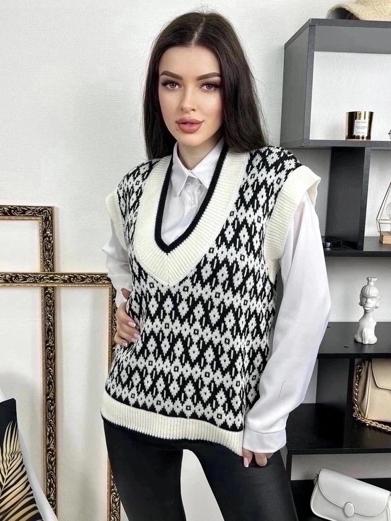 жилетка вязаная,жилет вязаный женский,женский вязаный жилет с рисунком "гусиная лапка",вязаный жилет,вязанная жилетка