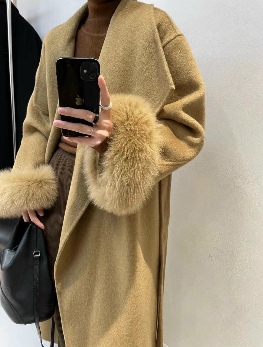 зимнее пальто с манжетами из натурального меха лисы,шерстяное пальто,кашемировое пальто женское,пальто с воротником,пальто с мехом