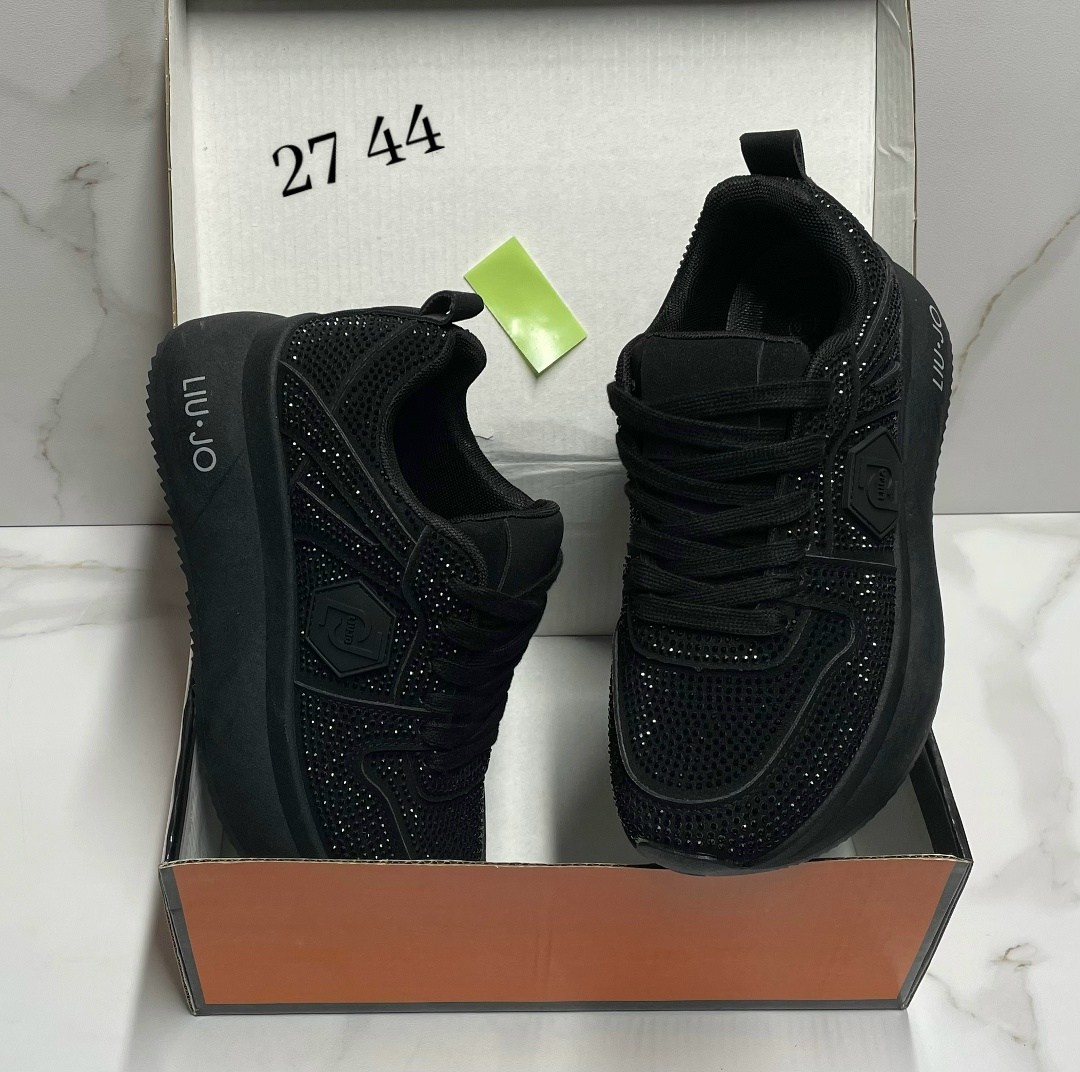 кроссовки женскиe,,женская ,кроссовки черные,модные кроссовки