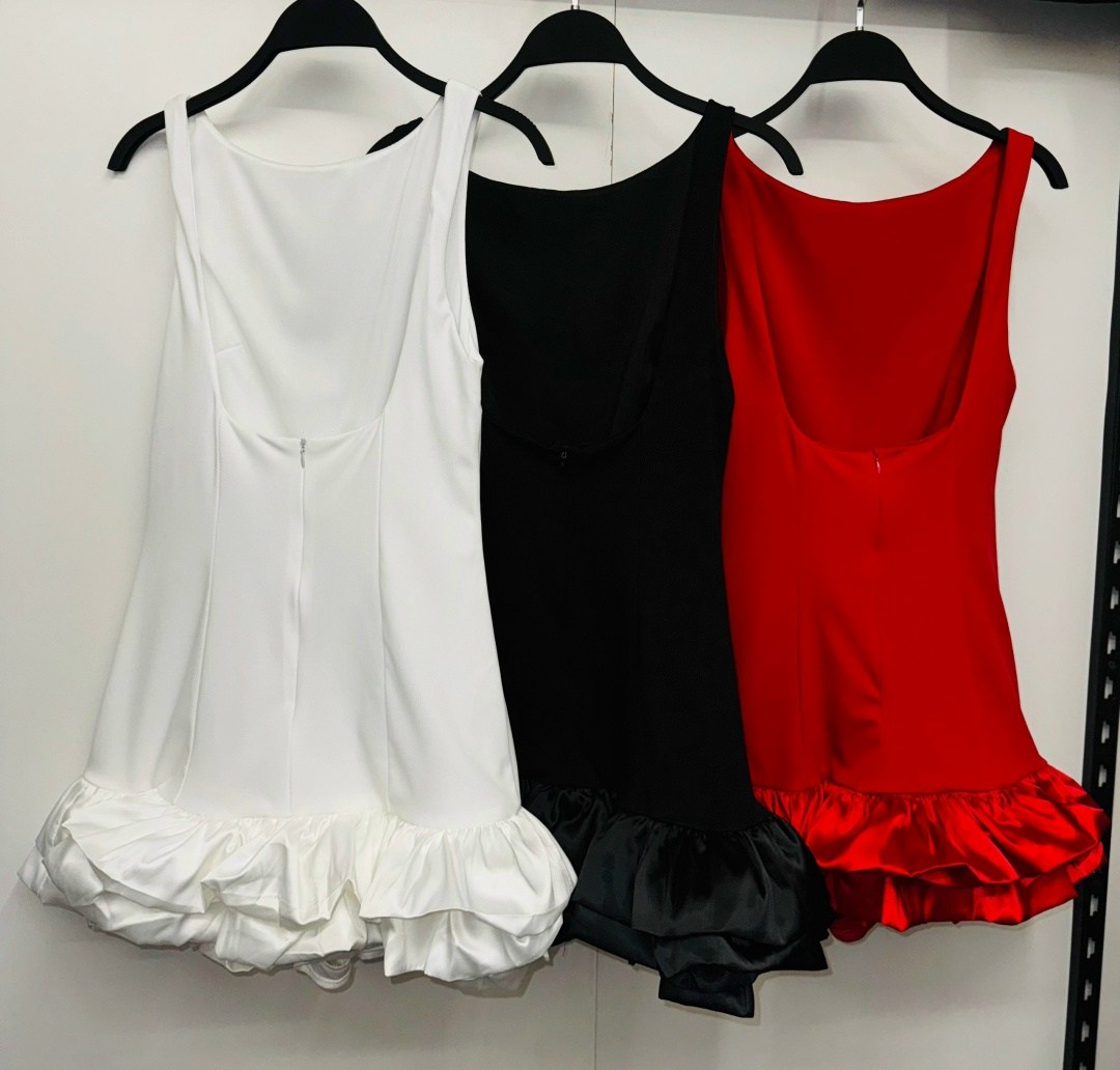 платья мини,платье короткое,платье с рюшами,платье с оборками,облегающее платье