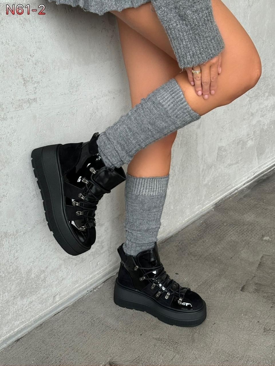 ,фешион зимняя  белые ботинки женские,гетры с белыми кроссовками,ботинки белые женские,кроссовки женскиe