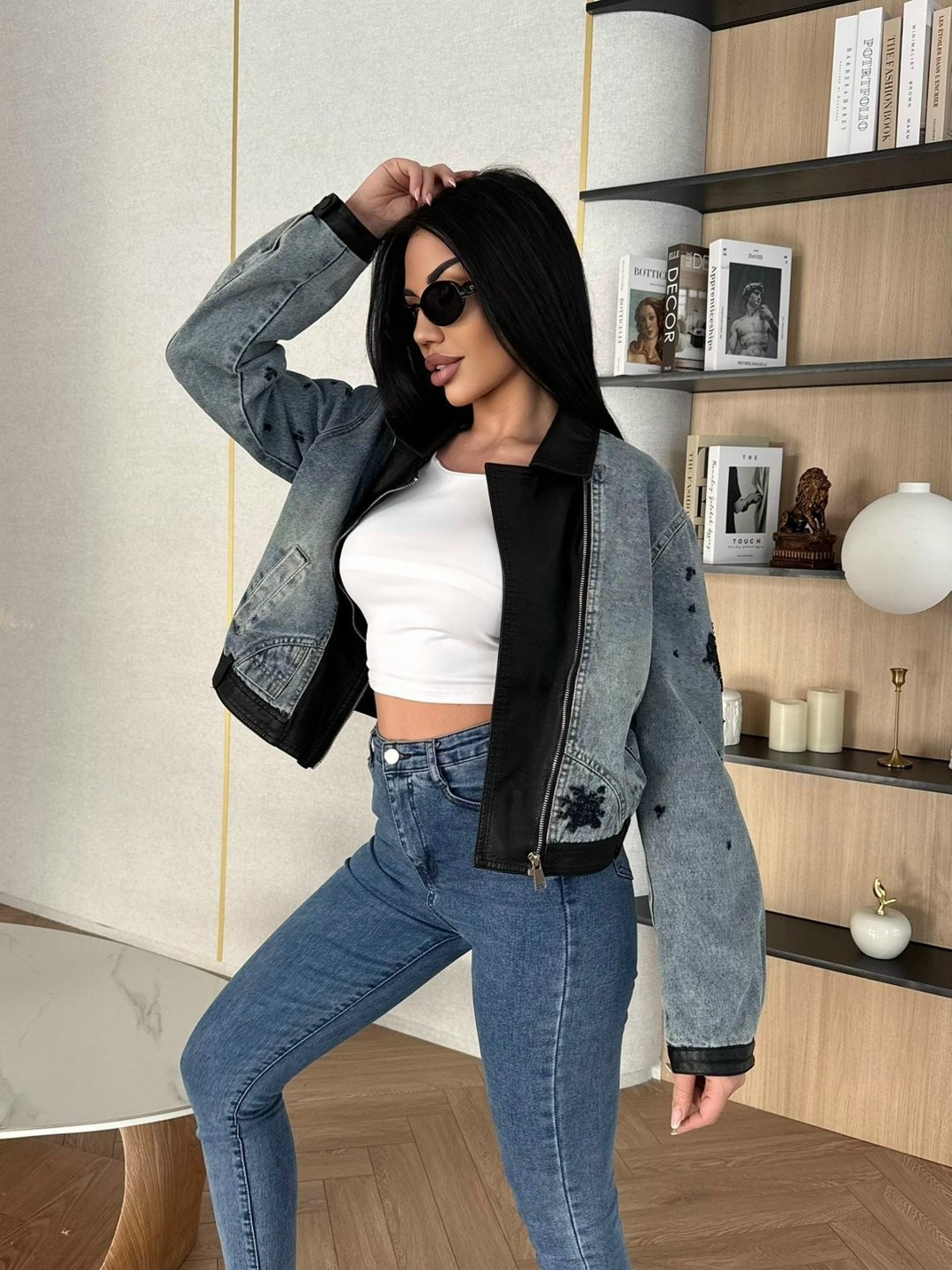 джинсовая куртка,куртка джинсовая женская,стильная куртка,куртка бомбер,куртка бомбер джинсовая