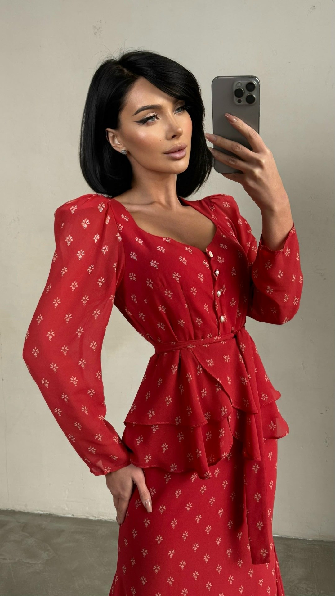 zoya baraghamyan,модное платье,платье красное,кружевное платье