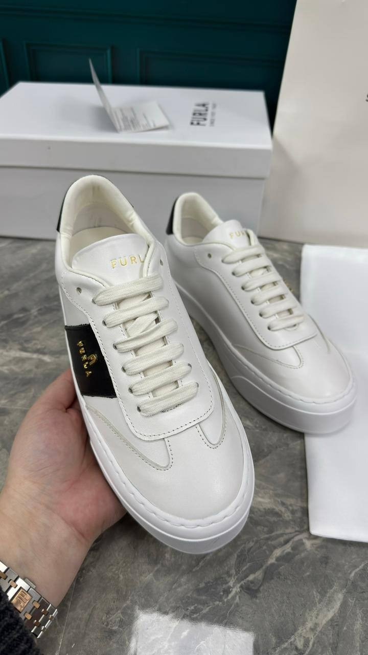 ,кроссовки furla,кеды furla,низкие кроссовки,спортивная