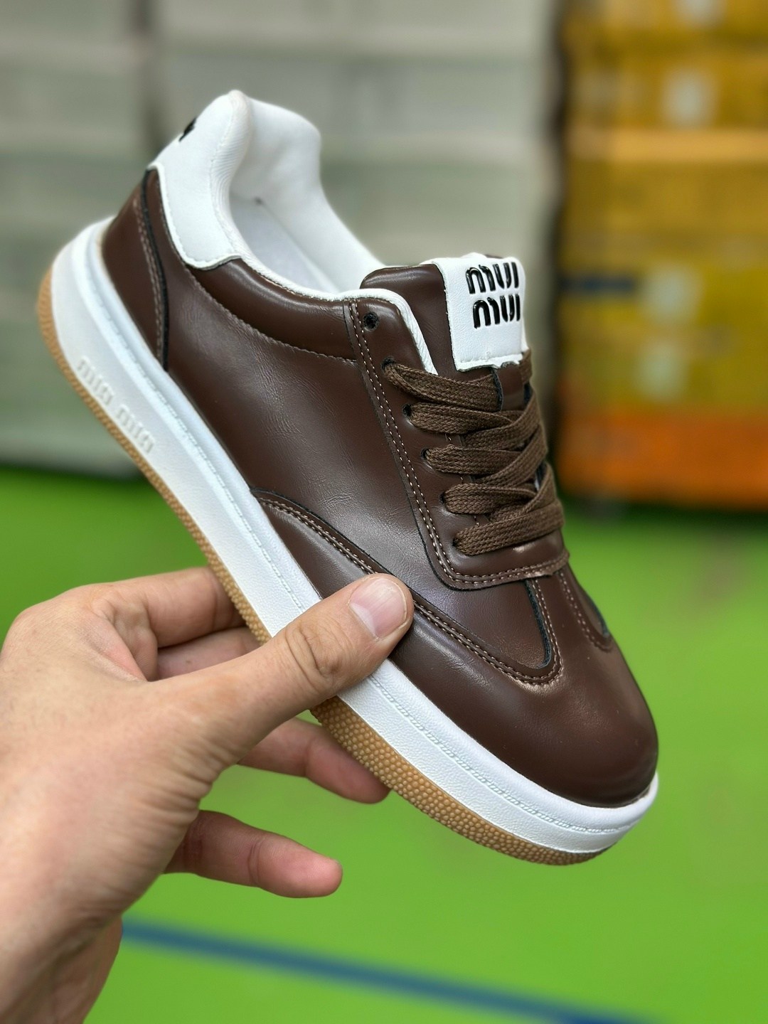 ,женские кроссовки,черные кроссовки,низкие кроссовки,спортивная