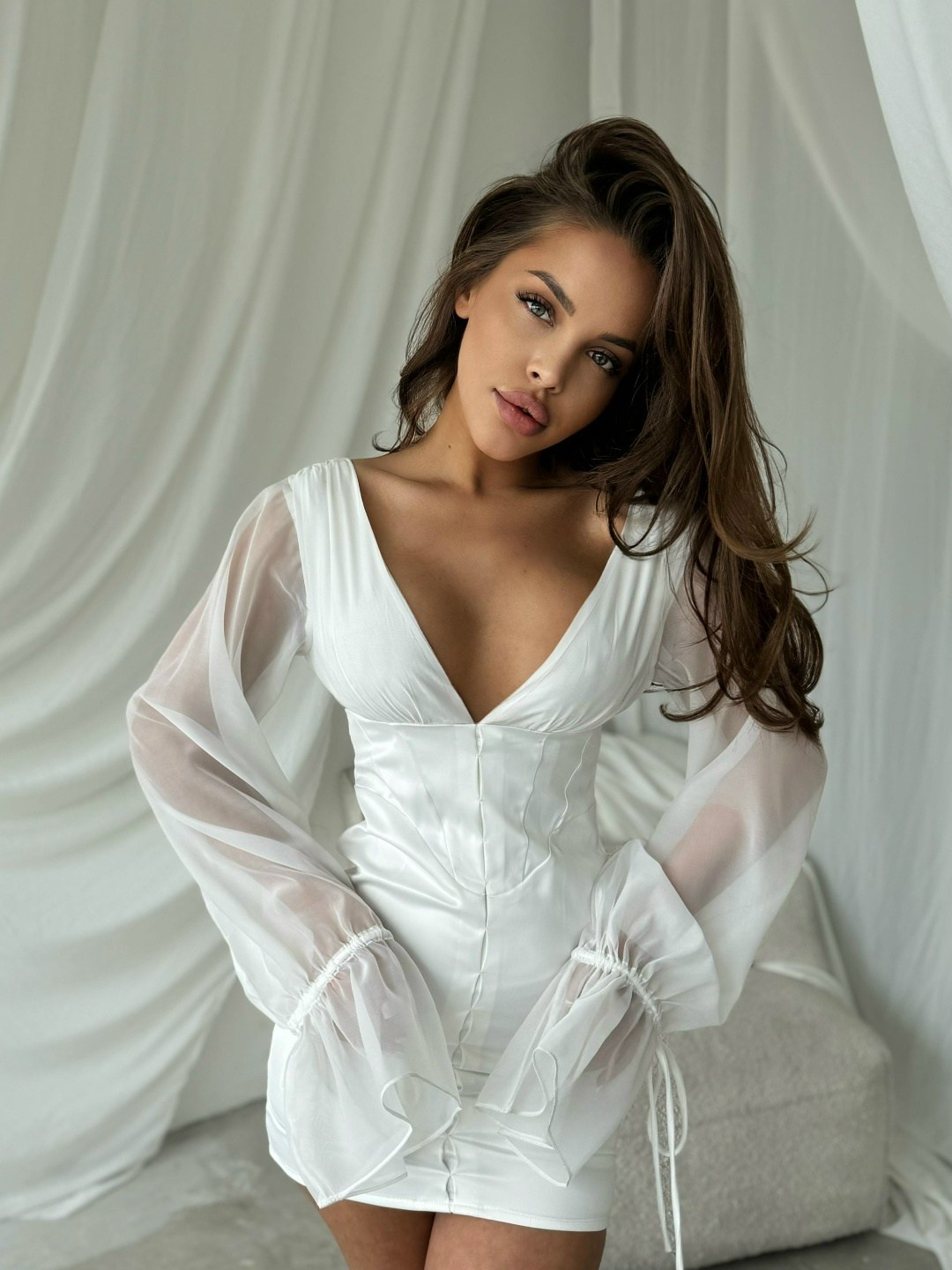 платье стильное,мини платье,белое платье,платье короткие,стильные наряды