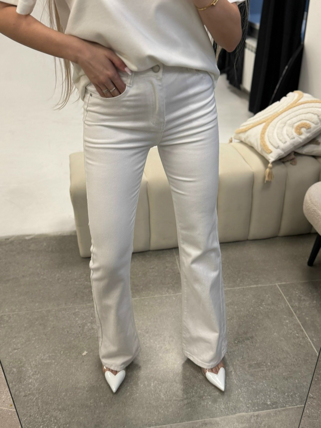 белые джинсы клеш,белые джинсы,джинсы брюки,белые брюки,джинсы женские