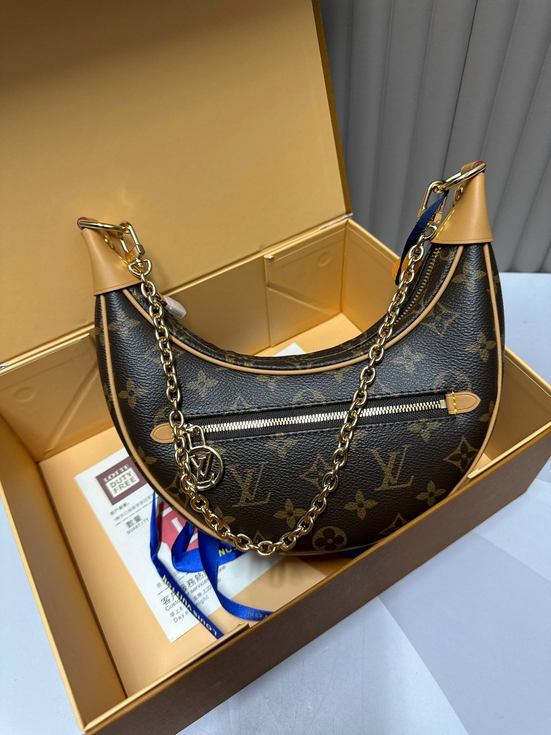 louis vuitton сумка на плечо,сумка louis vuitton женская,сумка луи виттон полумесяц,cумка louis vuitton,сумка луи виттон