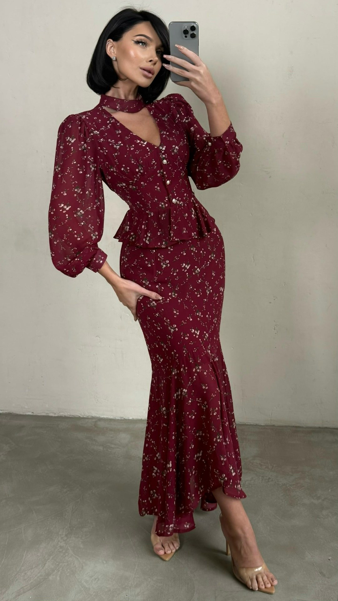 вечернее платье,платье стильное,платье с блестками,платье-миди с длинным рукавом из бархата с пайетками,платье