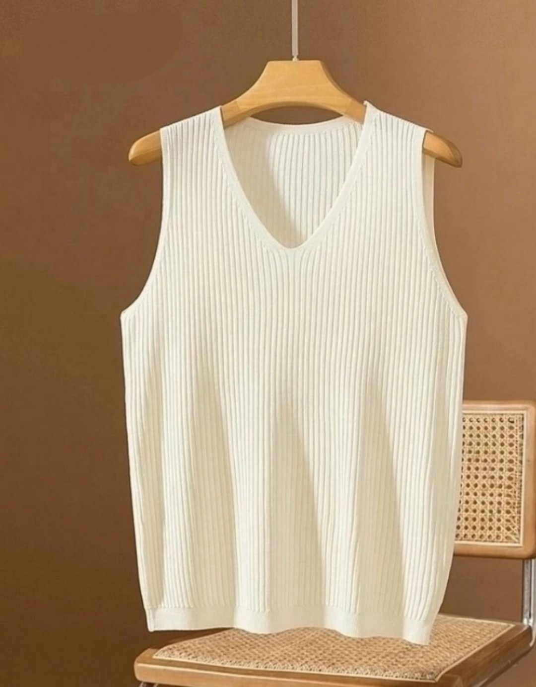 женский вязаный жилет,жилет вязаный,жилет женский,трикотажный жилет,модный вязаный жилет